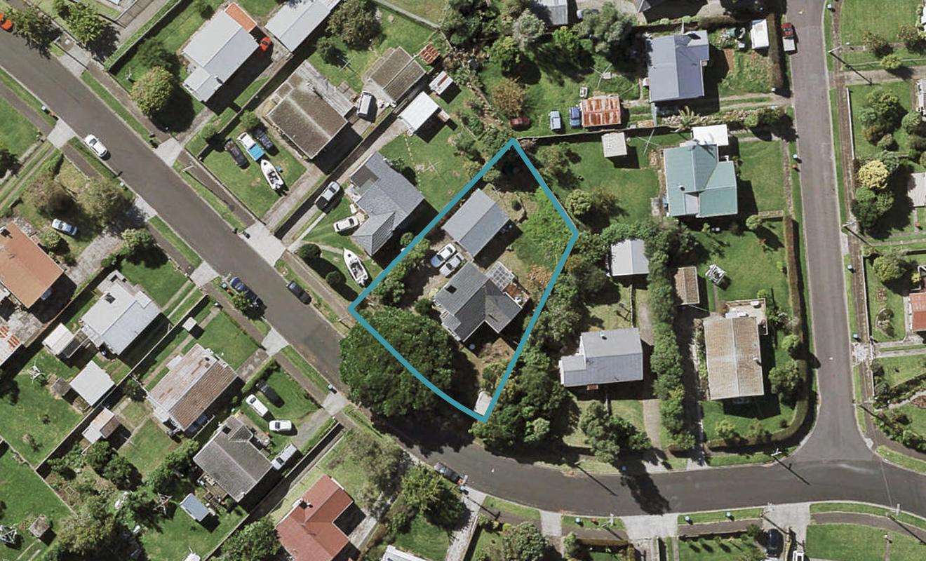 18 Taratoa Street, Point England, Auckland - Carousel 1