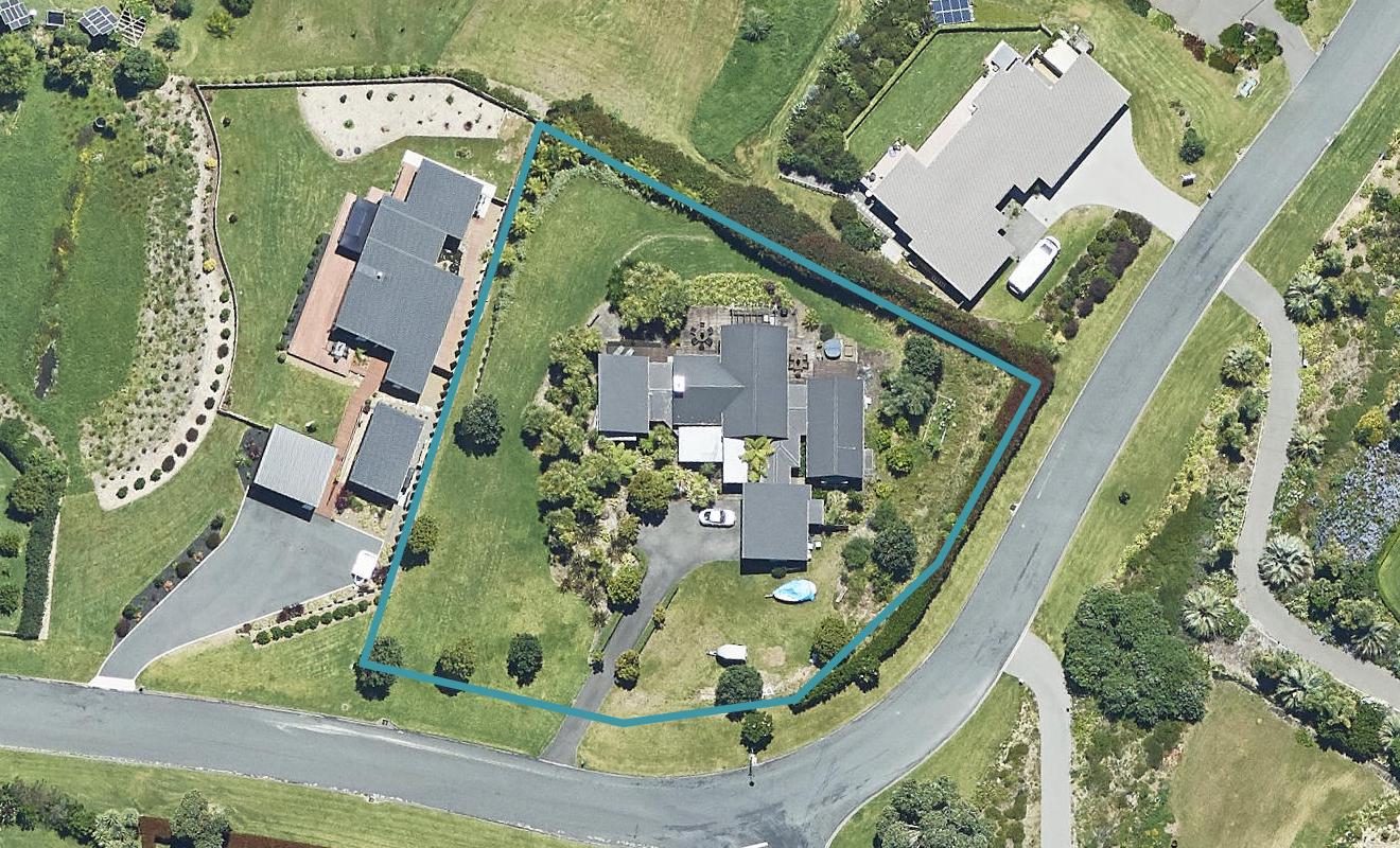27 Oceana Drive, Welcome Bay, Tauranga - Carousel 1