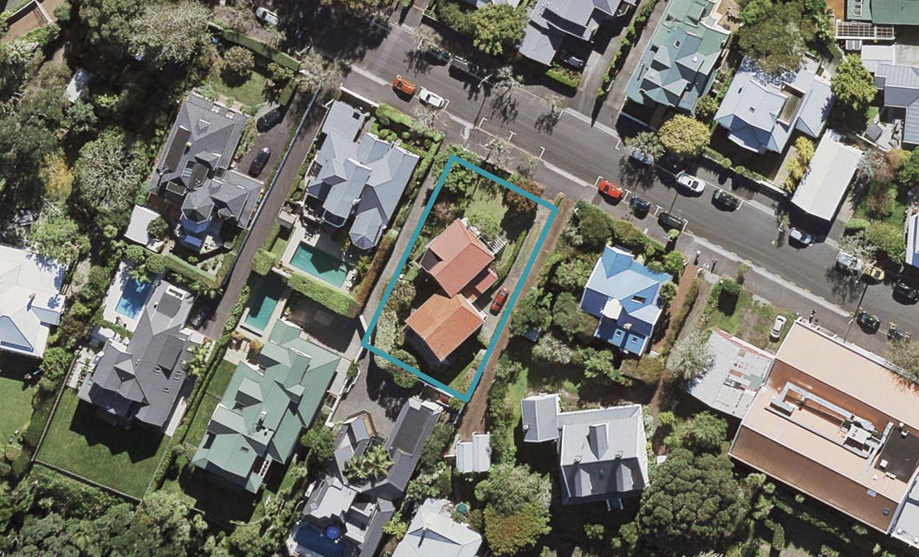1/10 Clarence Road, Northcote Point, Auckland - Carousel 1