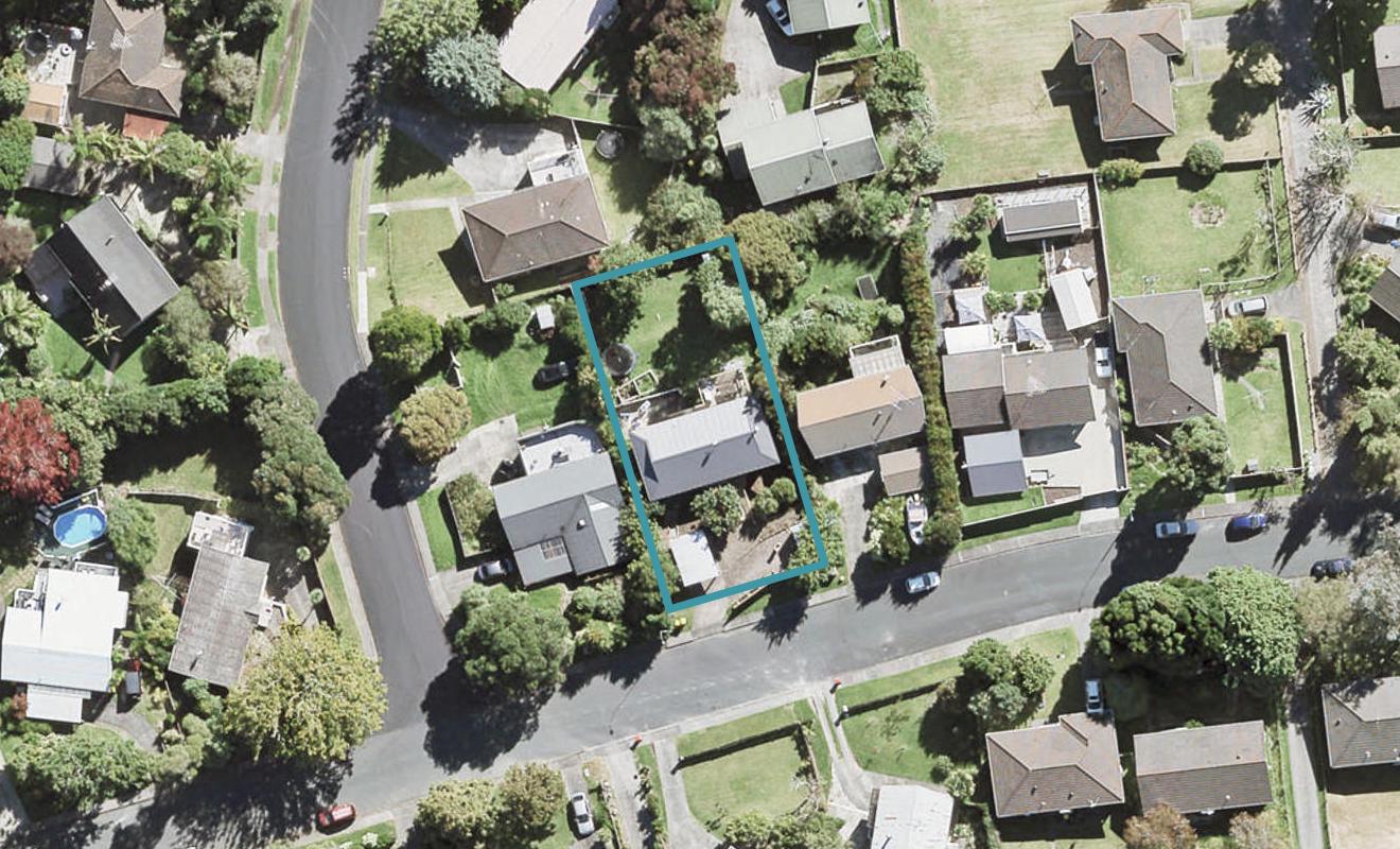 21 Nor'East Drive, Northcross, Auckland - Carousel 1