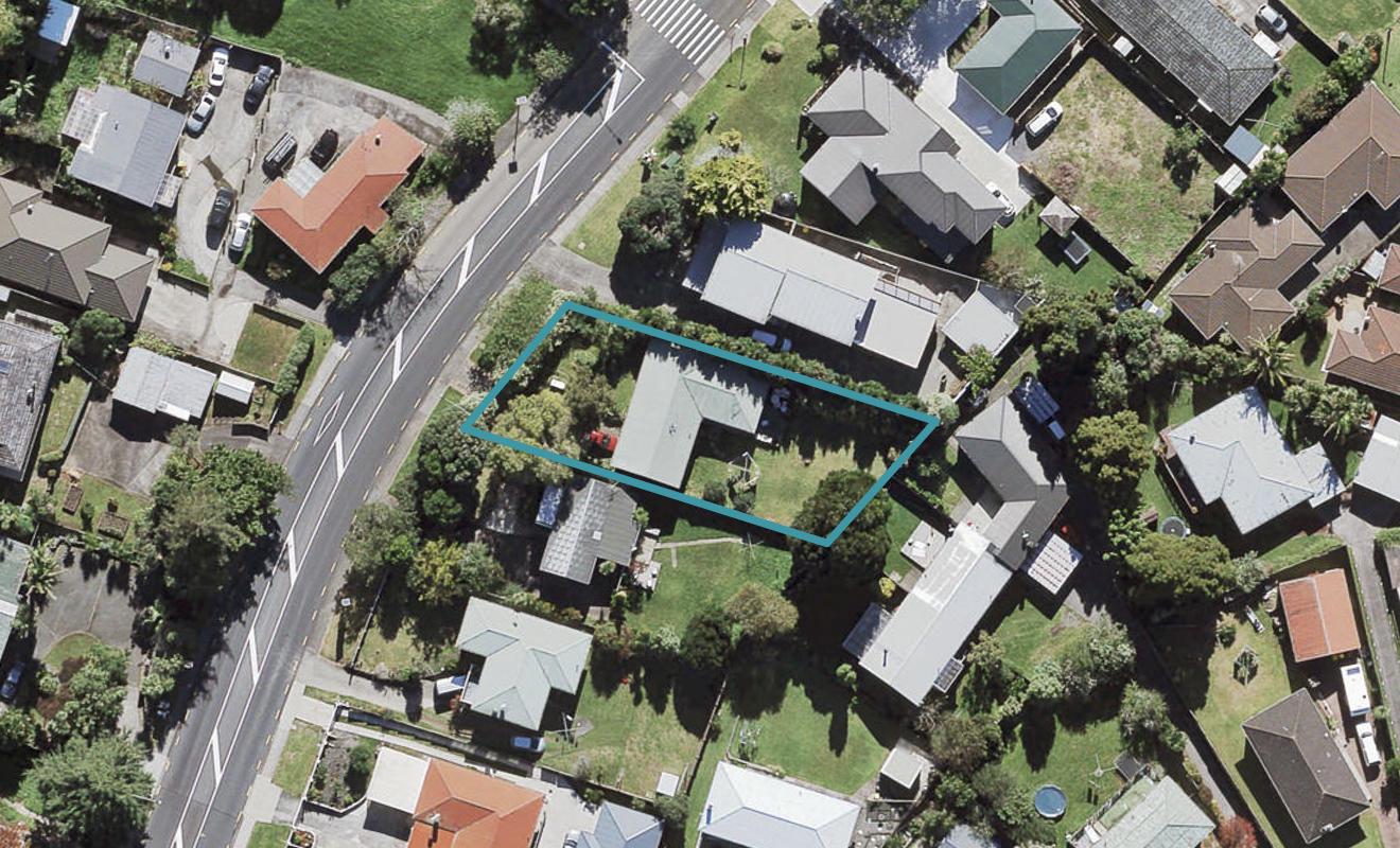 203 Edmonton Road, Te Atatu South, Auckland - Carousel 1