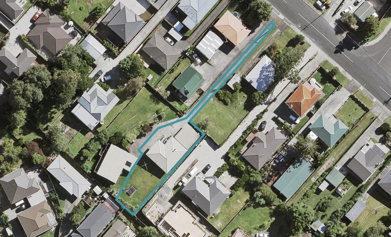 73 Awaroa Road, Sunnyvale, Auckland - Carousel 1