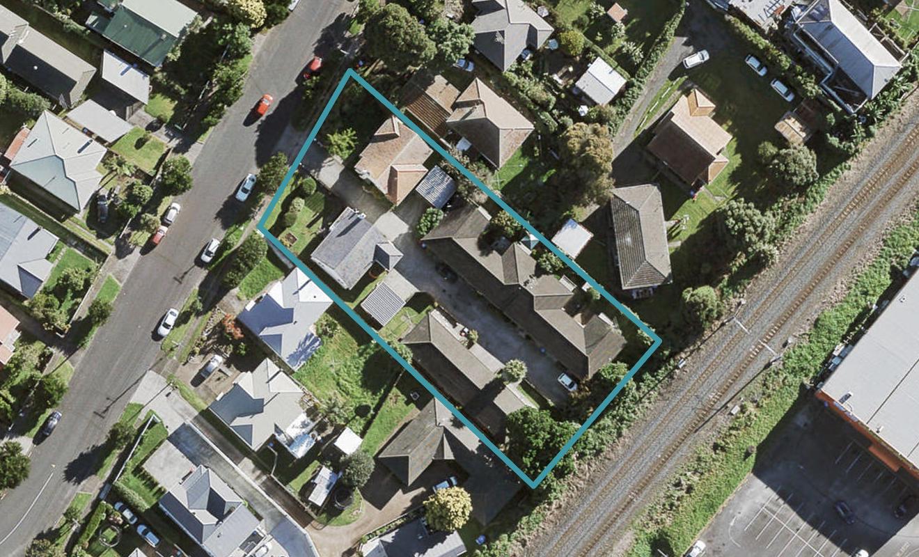 42D Willcott Street, Mount Albert, Auckland - Carousel 1