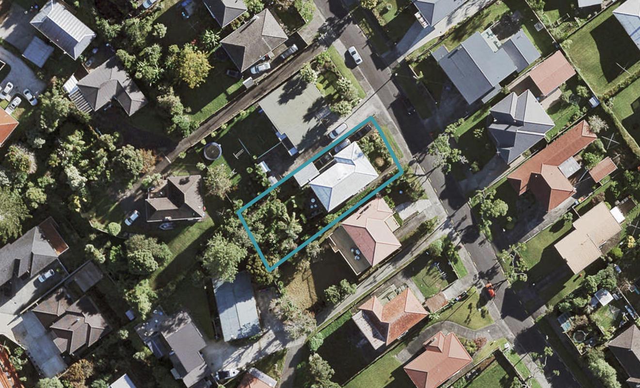 27 Hillview Avenue, New Windsor, Auckland - Carousel 1