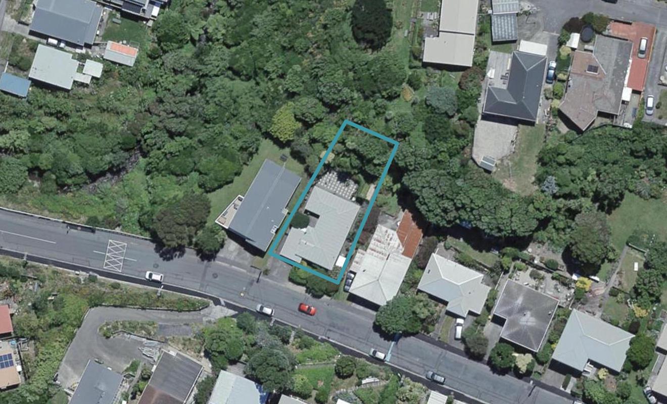 9 Robertson Street, Owhiro Bay, Wellington - Carousel 1