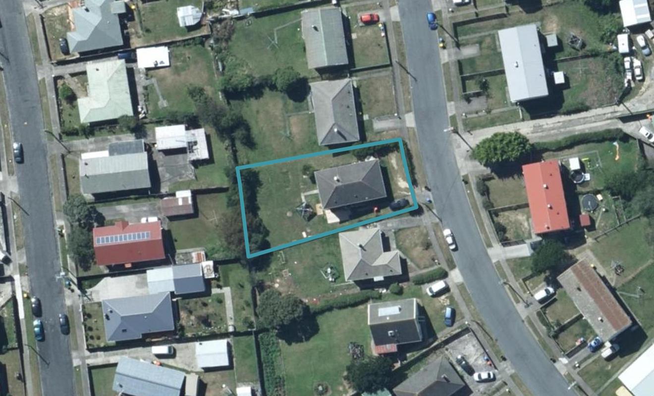 32 Aberfeldy Street, Cannons Creek, Porirua - Carousel 1