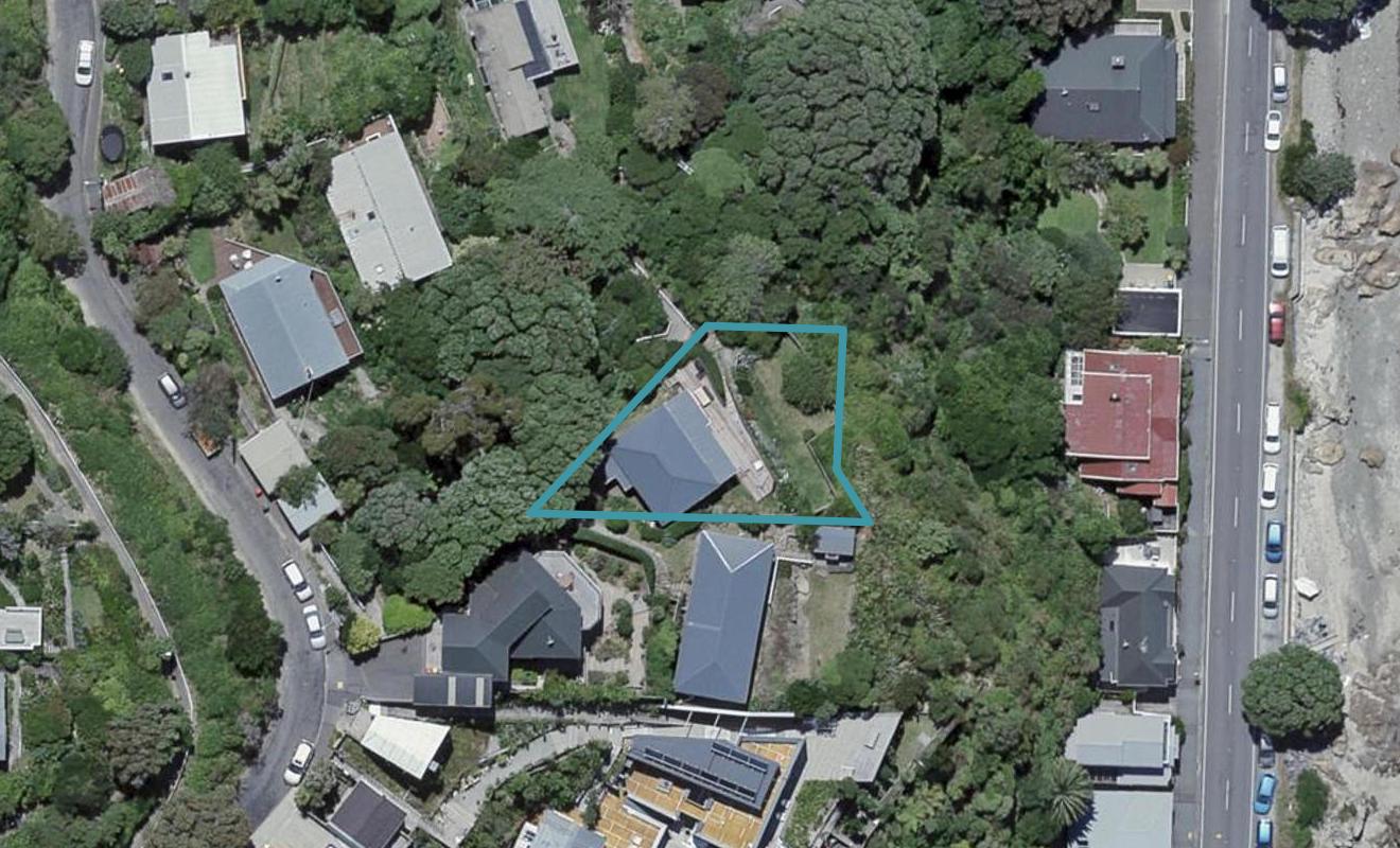 7 Onehunga Road, Karaka Bays, Wellington - Carousel 1