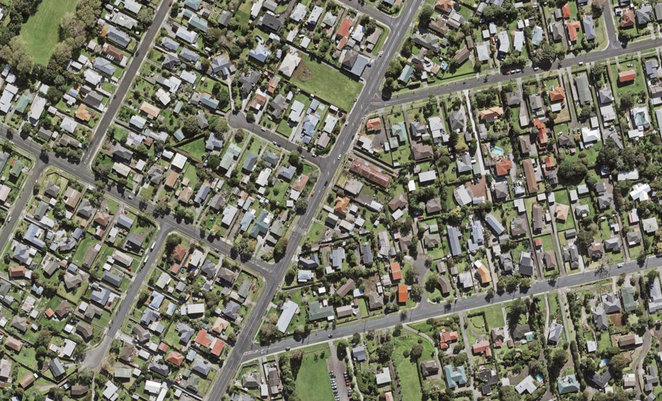 33 Wallace Road, Mangere Bridge, Auckland - Carousel 1