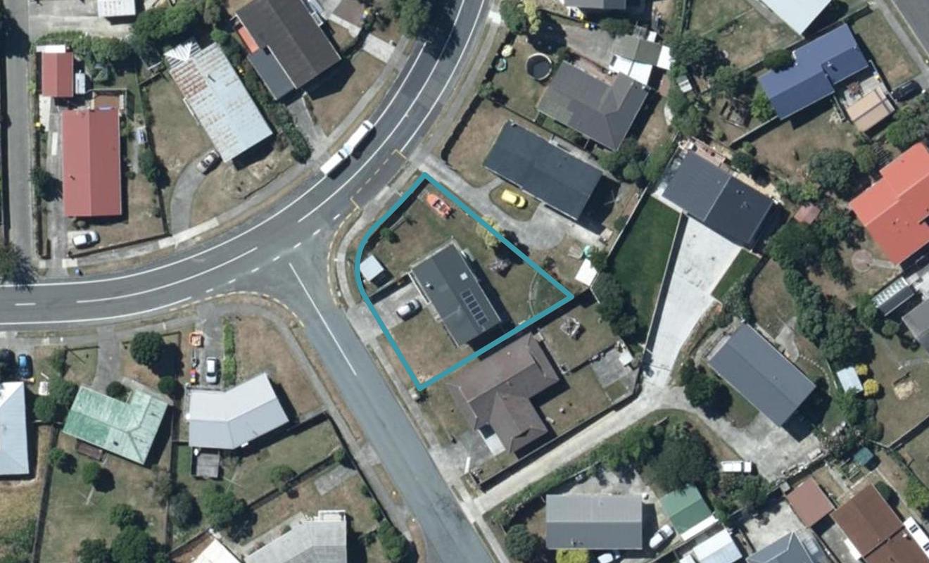 1 Clipper Street, Titahi Bay, Porirua - Carousel 1