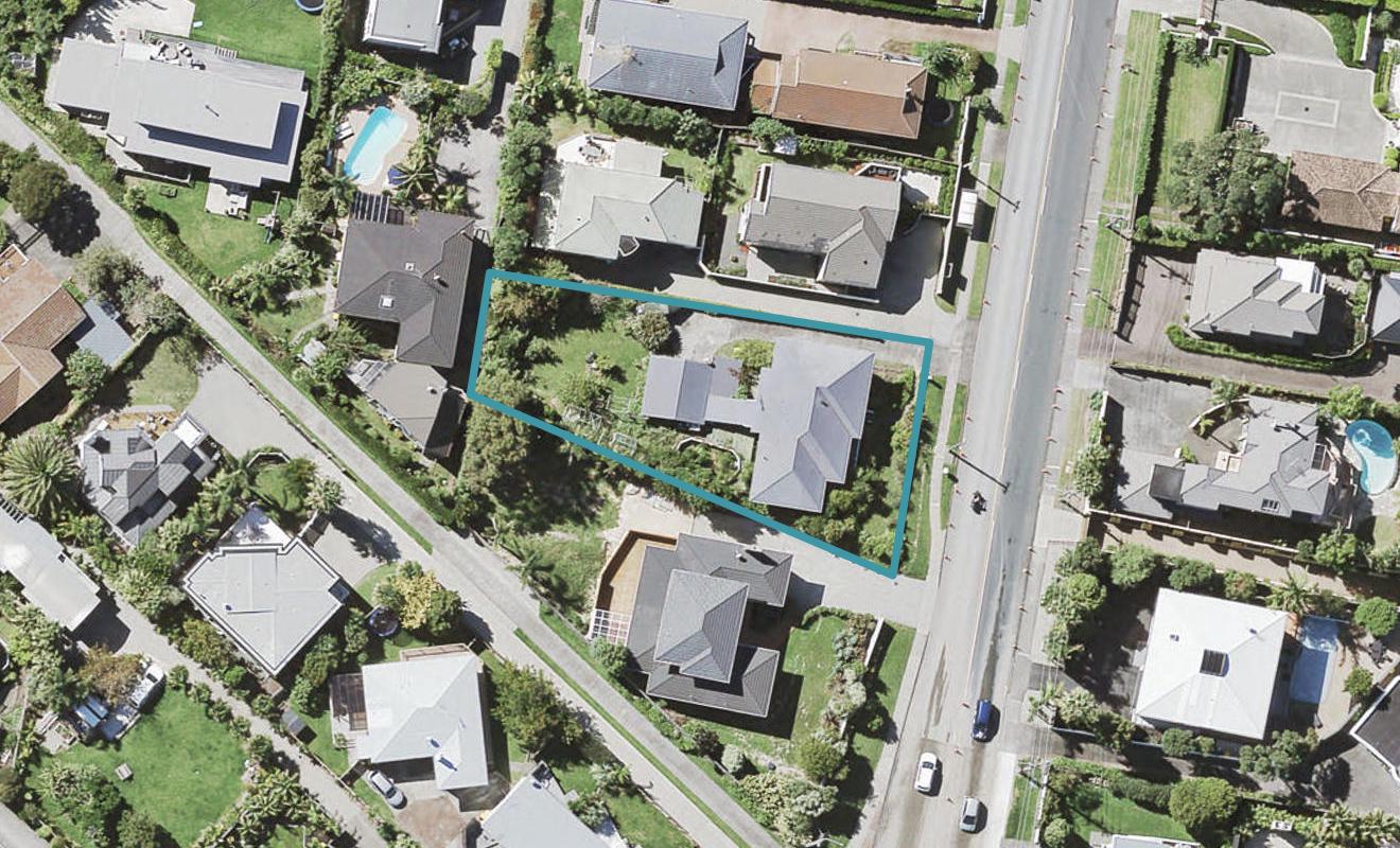 146 Beach Road, Campbells Bay, Auckland - Carousel 1