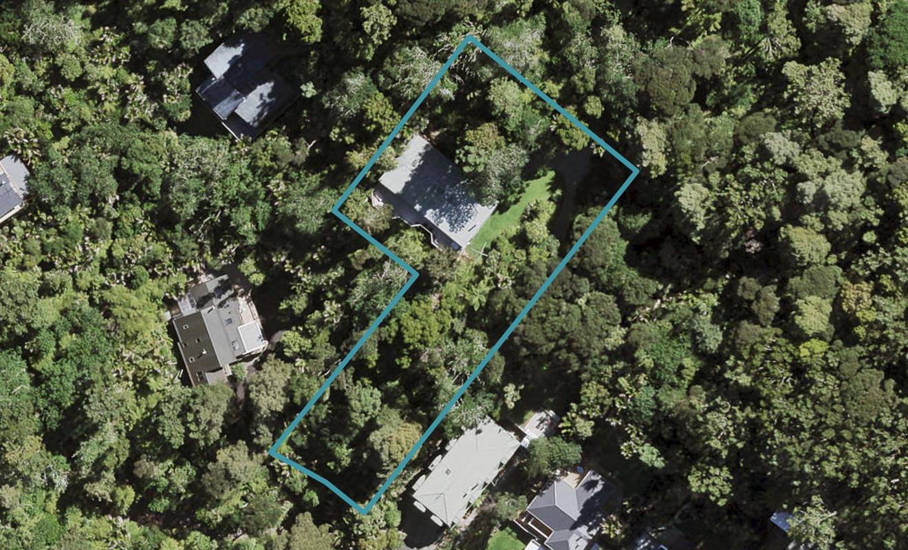 10 Valley Road, Titirangi, Auckland - Carousel 1