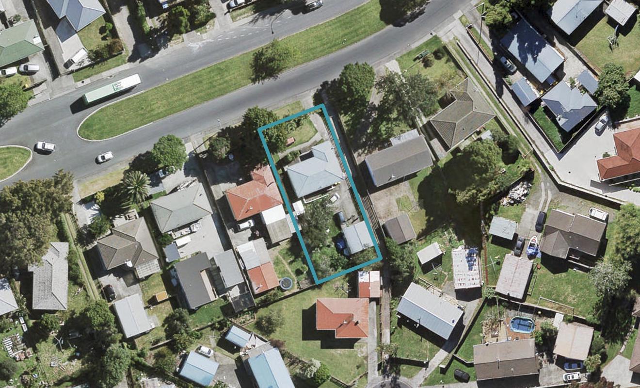83 Universal Drive, Henderson, Auckland - Carousel 1
