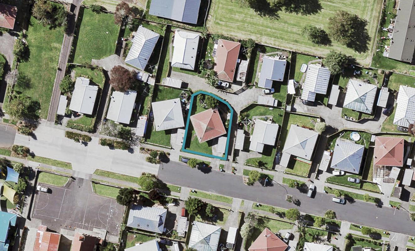 82A Maybury Street, Point England, Auckland - Carousel 1