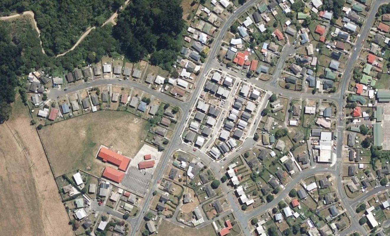 58A Castor Crescent, Cannons Creek, Porirua - Carousel 1