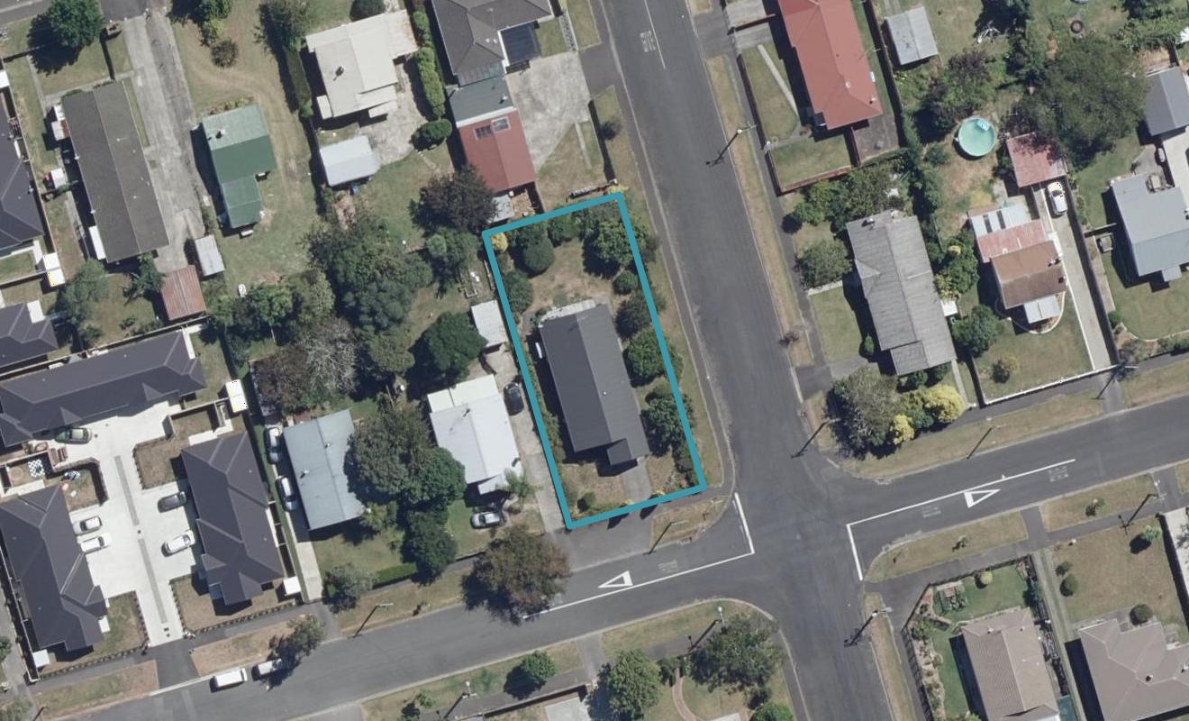 19 Oxford Street, Fairfield, Hamilton - Carousel 1