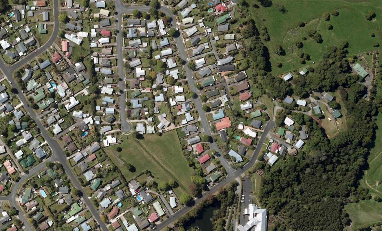 42 Beazley Crescent, Tikipunga, Whangarei - Carousel 1