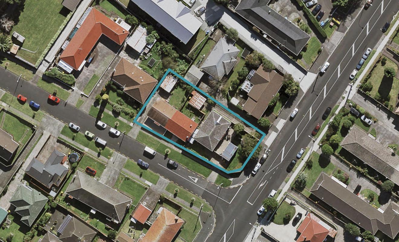 1 Kingswood Road, Papatoetoe, Auckland - Carousel 1