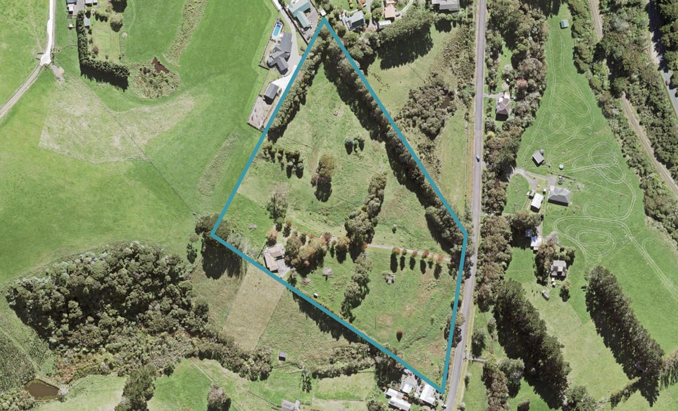 11 Anzac Valley Road, Waitakere, Auckland - Carousel 1