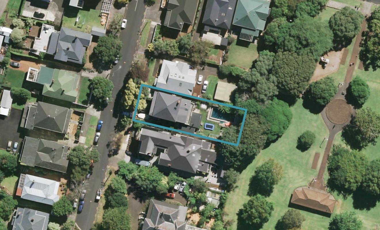 22 Huntly Avenue, Grafton, Auckland - Carousel 1