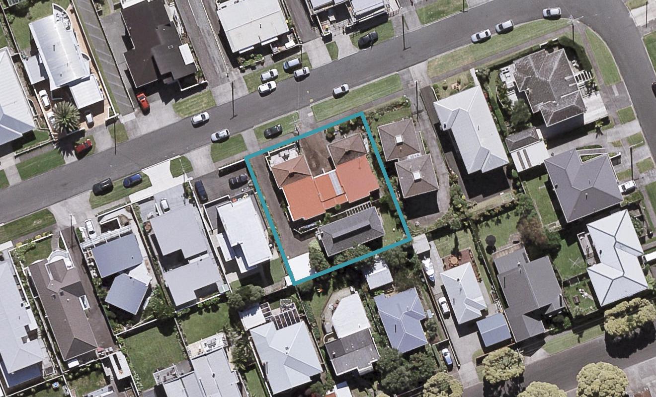 2/30 Hamblyn Street, Strandon, New Plymouth - Carousel 1