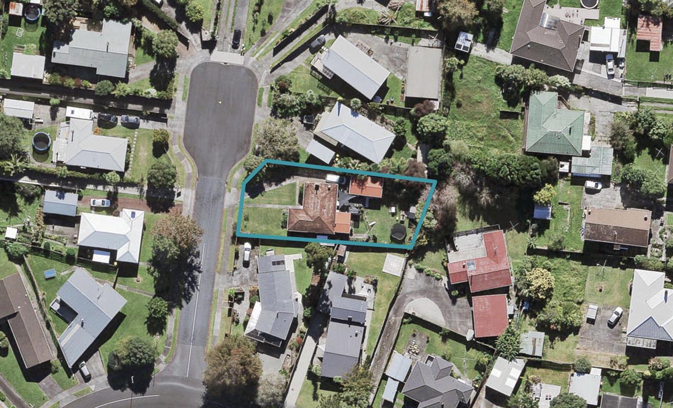 4 Orchid Place, Te Atatu South, Auckland - Carousel 1