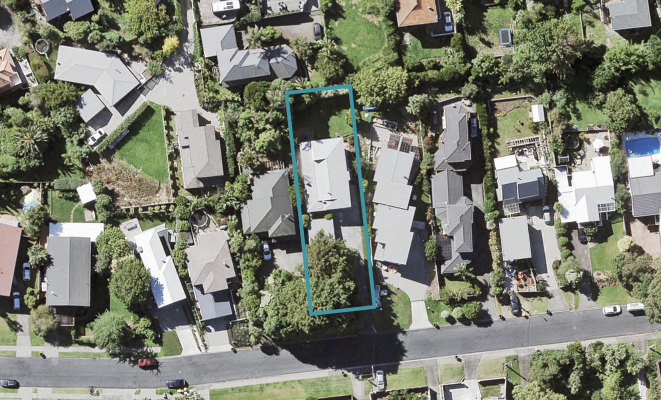 13 Wyoming Avenue, Murrays Bay, Auckland - Carousel 1