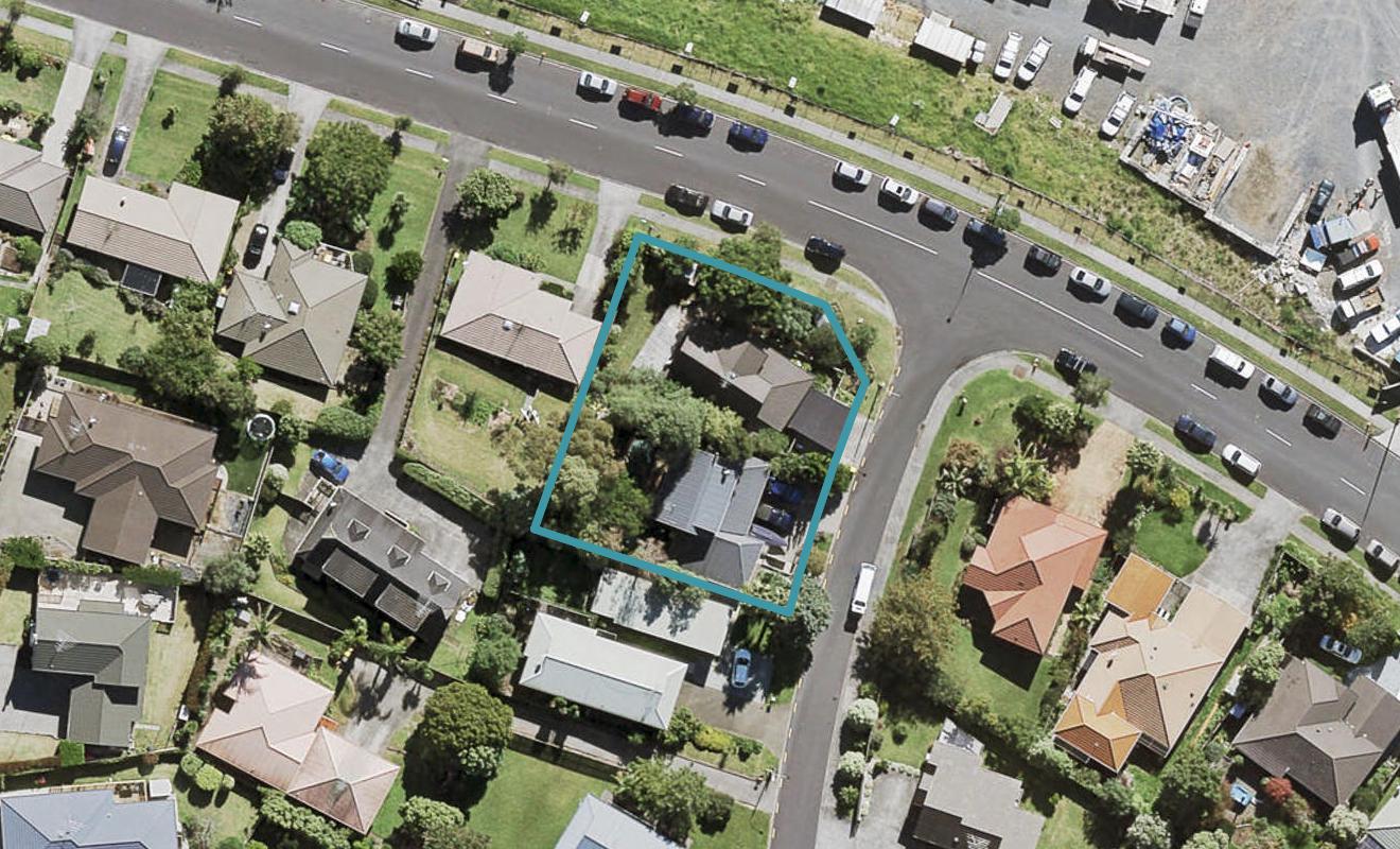 1/1 Tern Place, Unsworth Heights, Auckland - Carousel 1