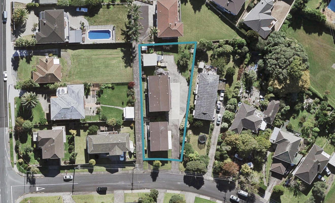 1/4 Wakeling Avenue, Te Atatū South, Auckland - Carousel 1