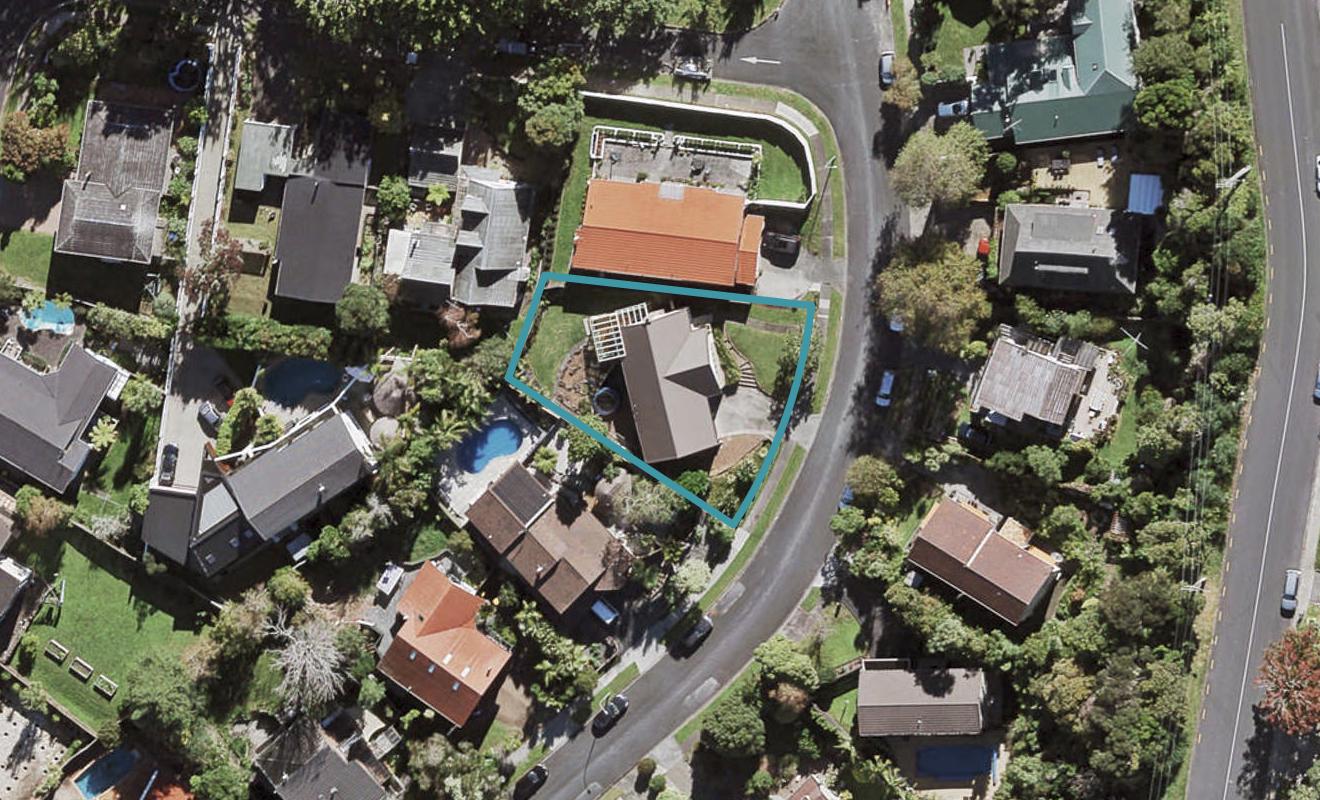 11 Holyoake Place, Chatswood, Auckland - Carousel 1