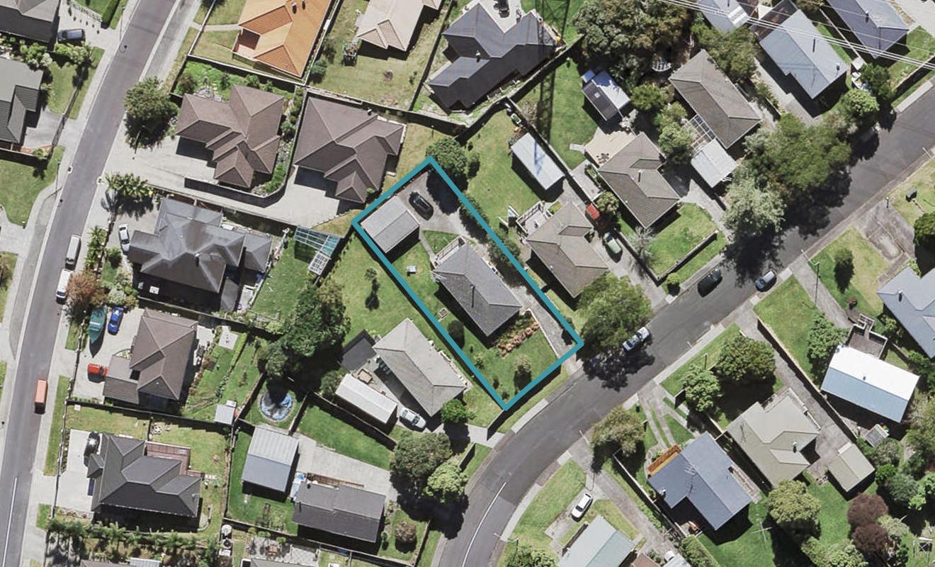 16 Arlette Place, Massey, Auckland - Carousel 1