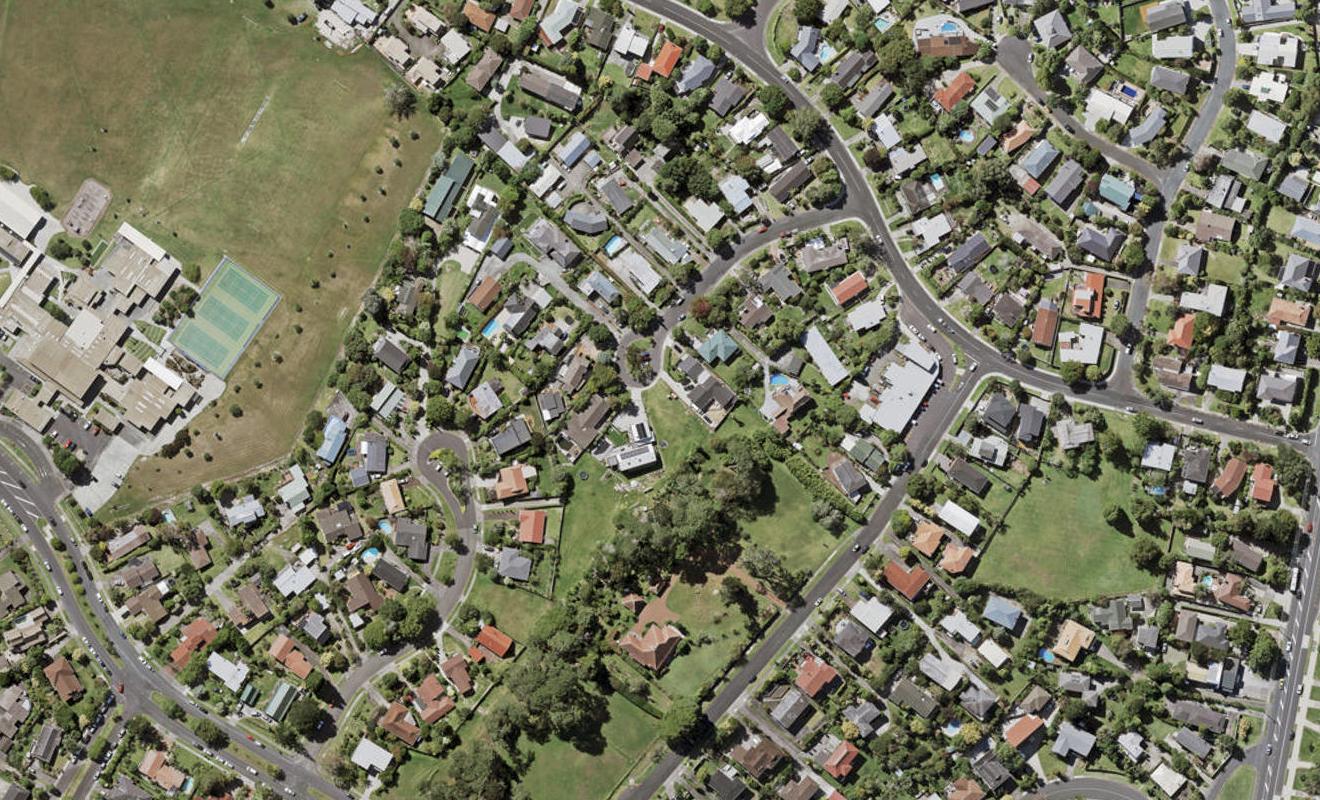 16 Springfield Street, Forrest Hill, Auckland - Carousel 1