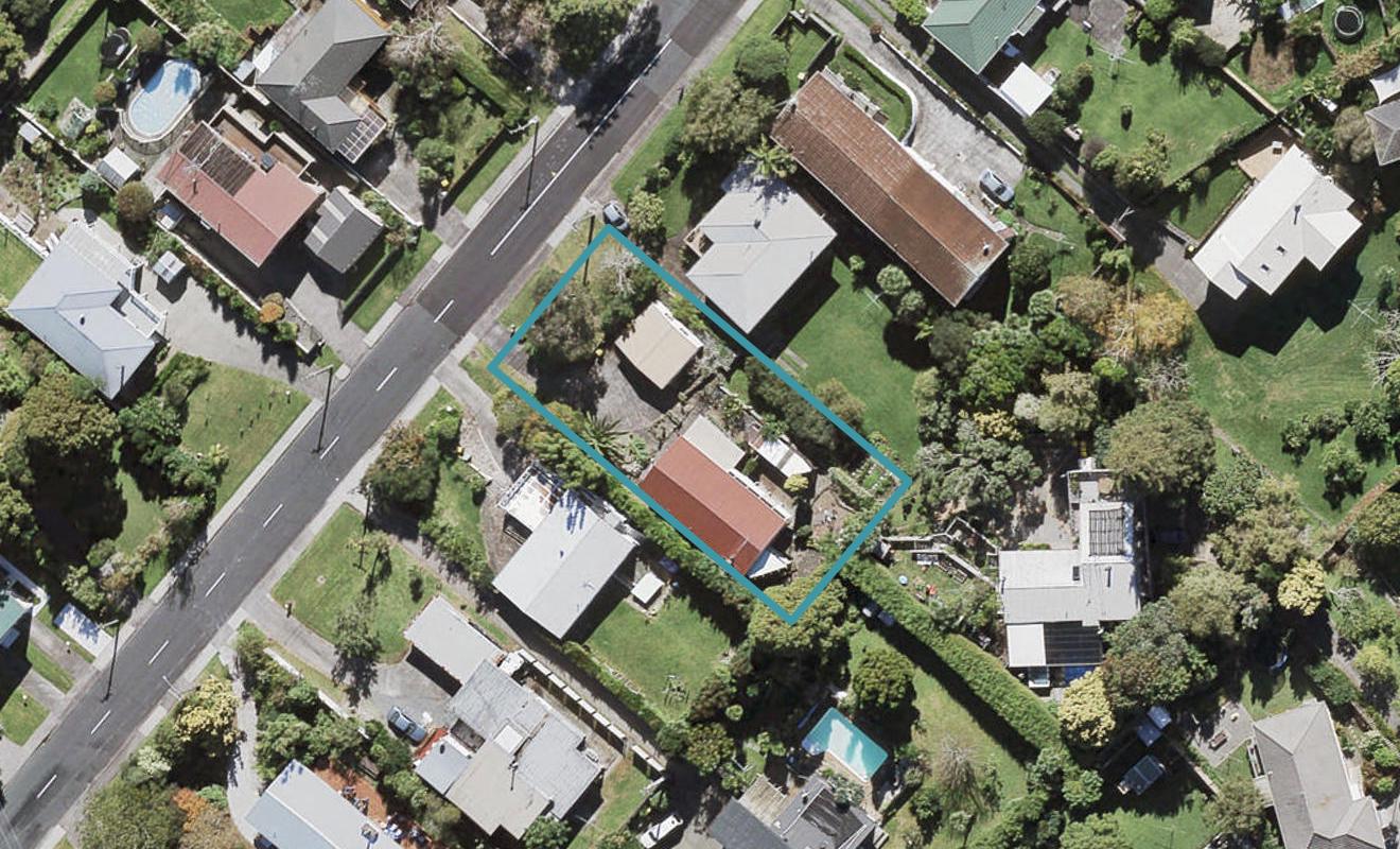 73 Tiroroa Avenue, Te Atatu South, Auckland - Carousel 1