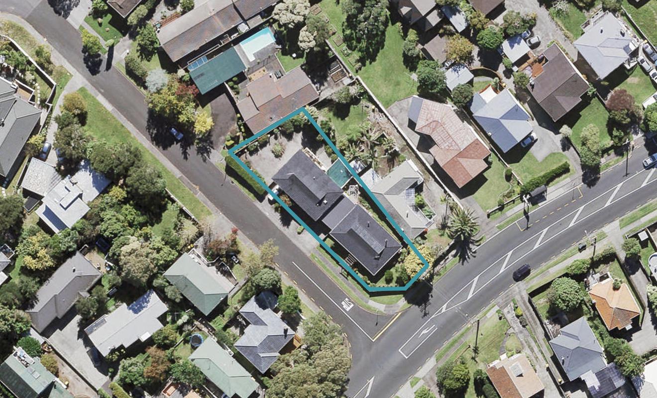 1 Cezanne Place, New Lynn, Auckland - Carousel 1