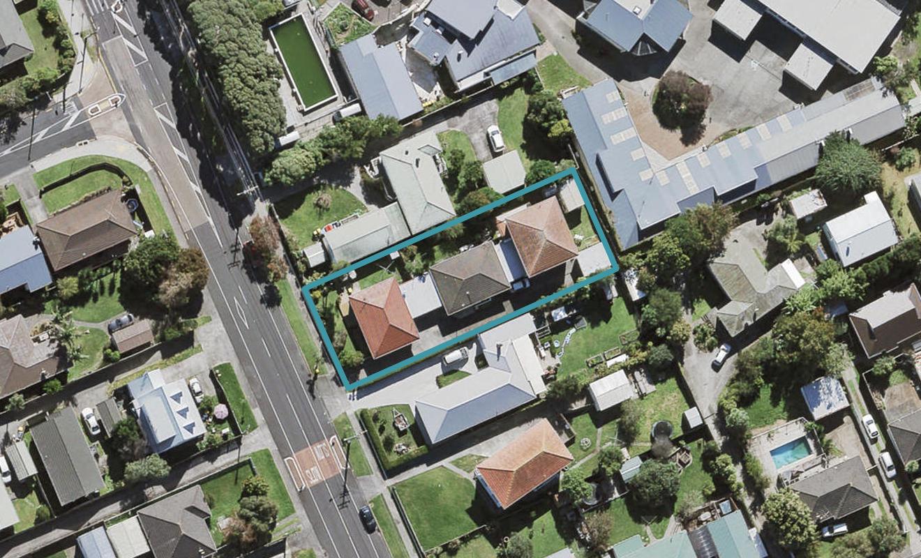 3/47 Flanshaw Road, Te Atatu South, Auckland - Carousel 1