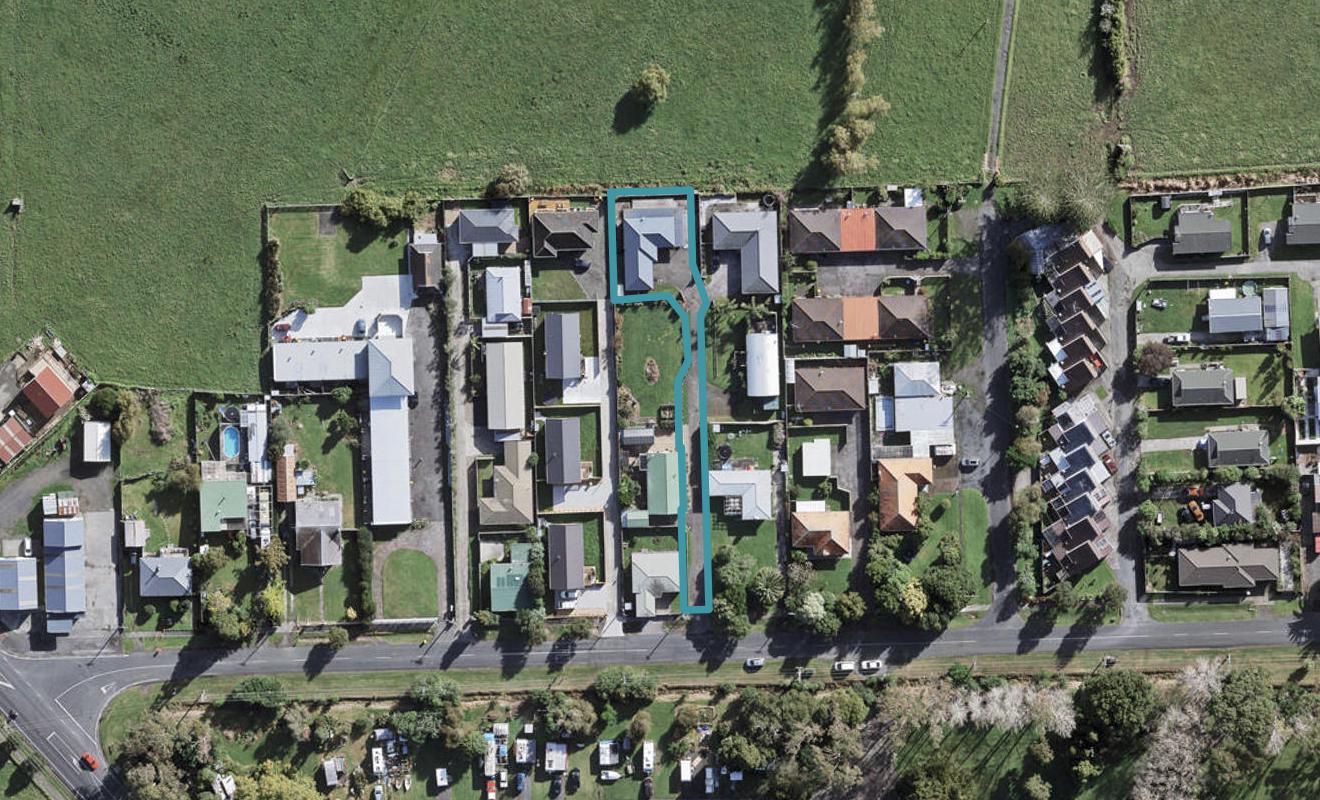 17B Springs Road, Parakai, Helensville - Carousel 1