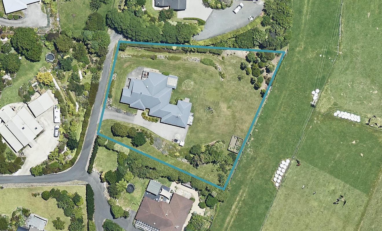 12 Roger Guy Place, Welcome Bay, Tauranga - Carousel 1