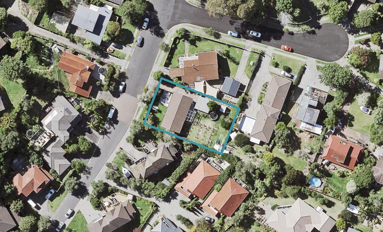 7 Langana Avenue, Browns Bay, Auckland - Carousel 1