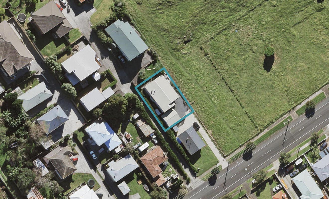 24A Mountain Road, Mangere Bridge, Auckland - Carousel 1