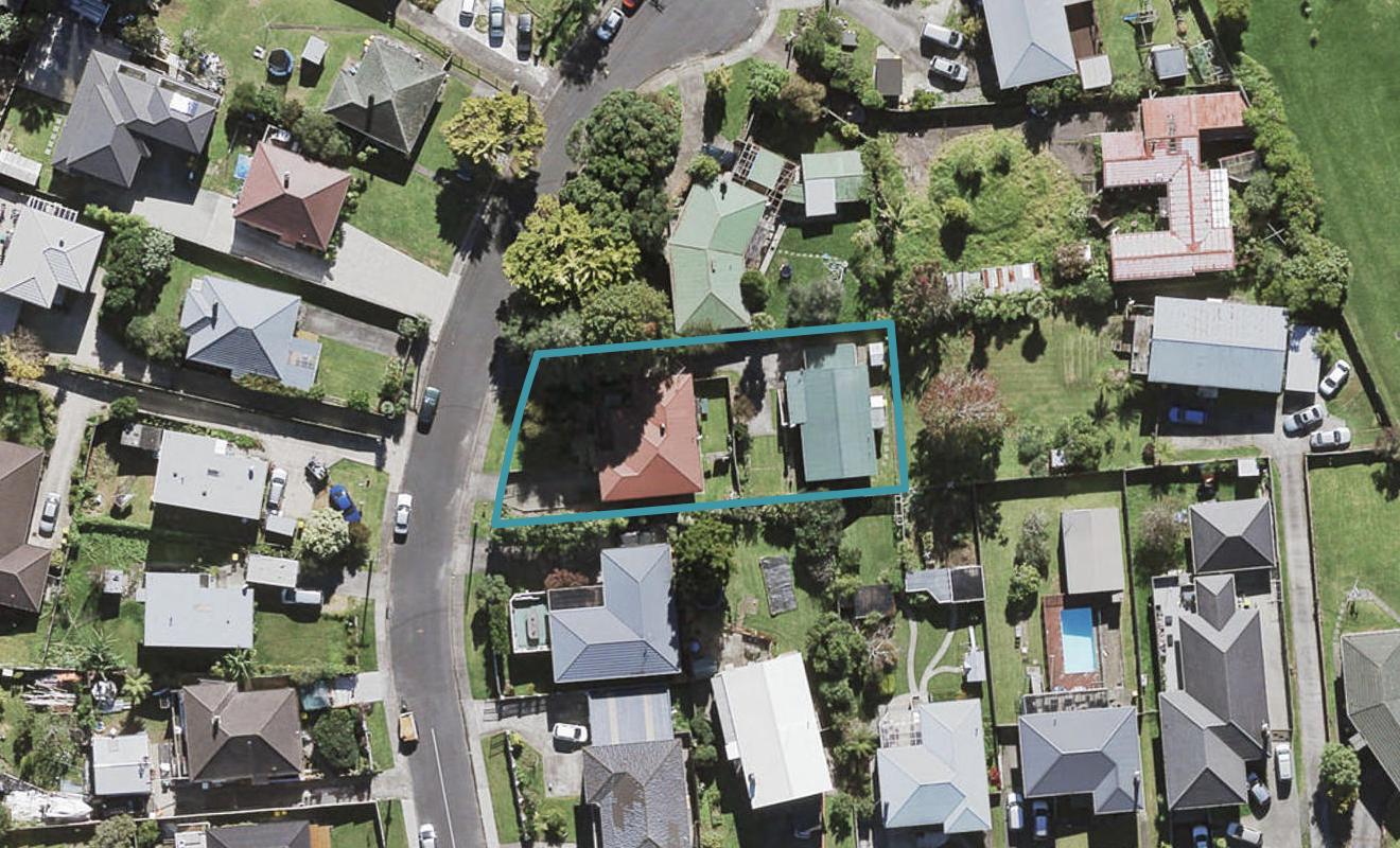 1/3 Marie Crescent, Te Atatu South, Auckland - Carousel 1