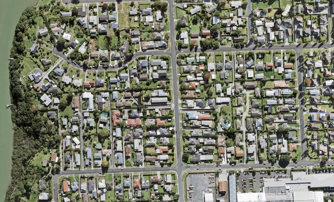 736 Te Atatu Road, Te Atatu Peninsula, Auckland - Carousel 1