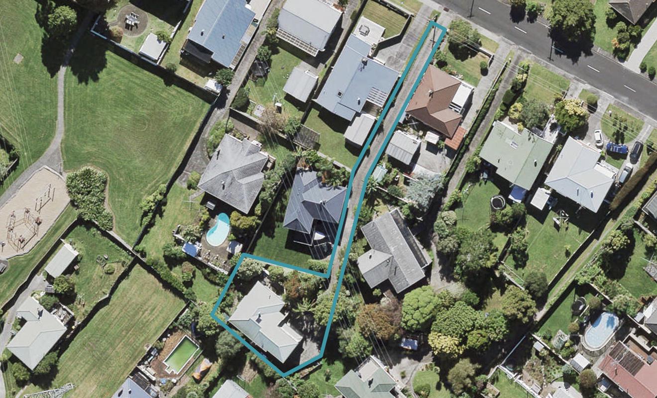 31A Lyndhurst Road, Te Atatu South, Auckland - Carousel 1