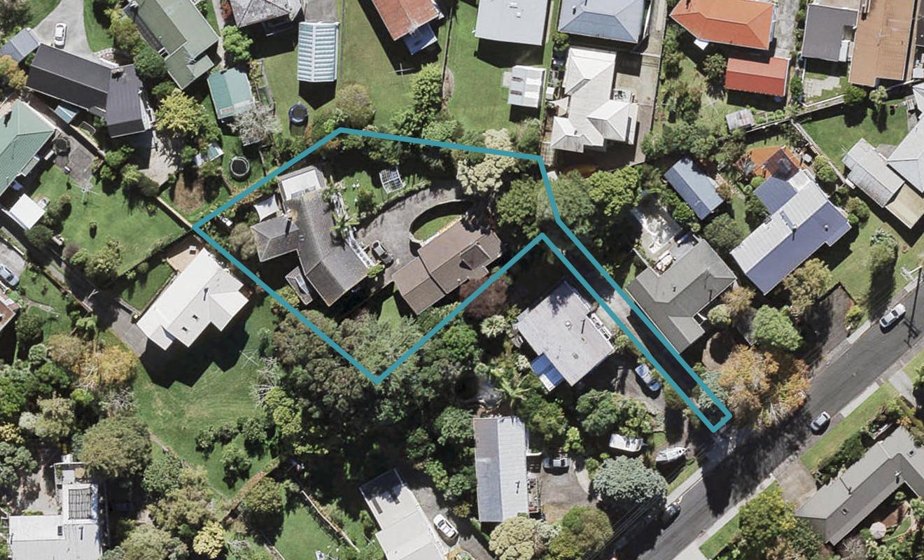 105 Tiroroa Avenue, Te Atatu South, Auckland - Carousel 1