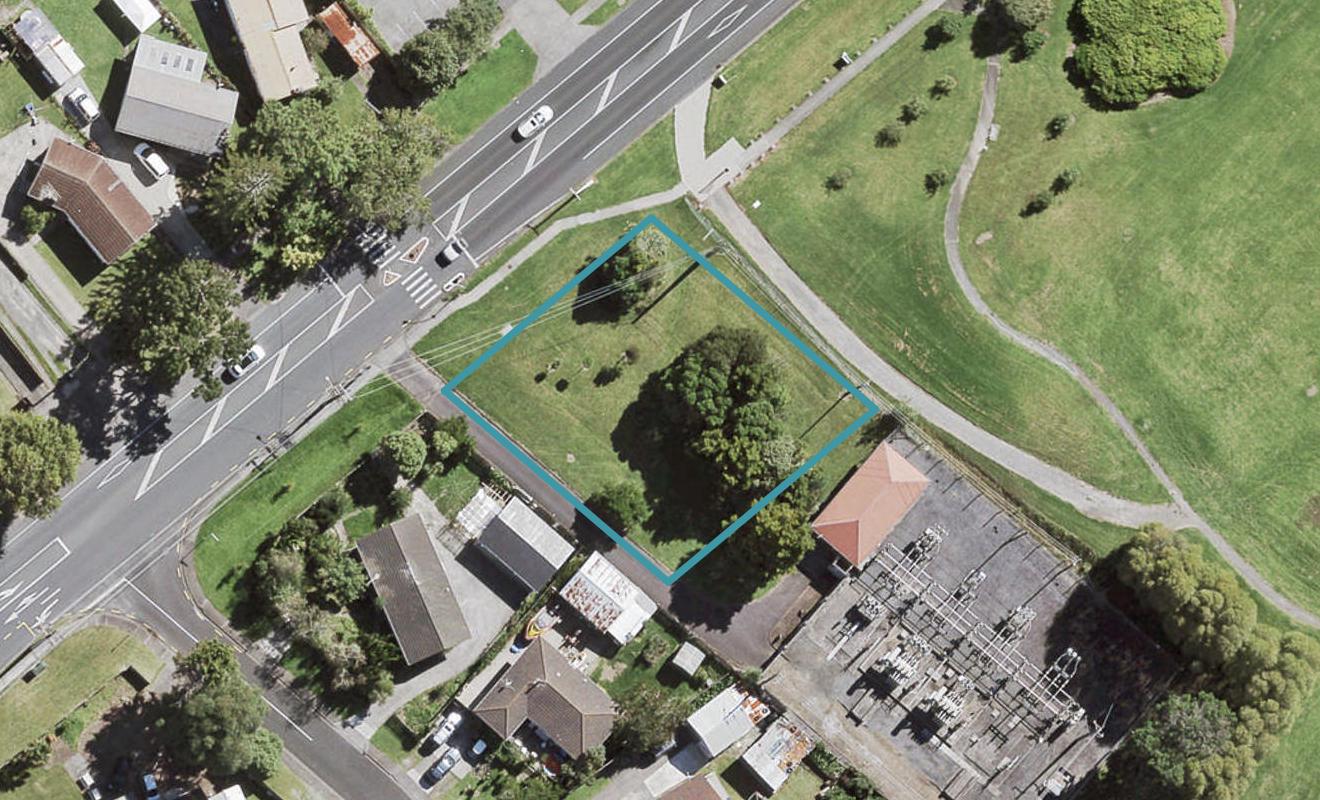 140 Henderson Valley Road, HENDERSON, AUCKLAND - Carousel 1