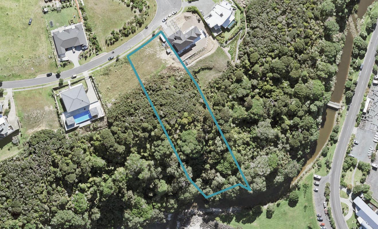 36 Balboa Drive, Matakatia, Whangaparāoa - Carousel 1