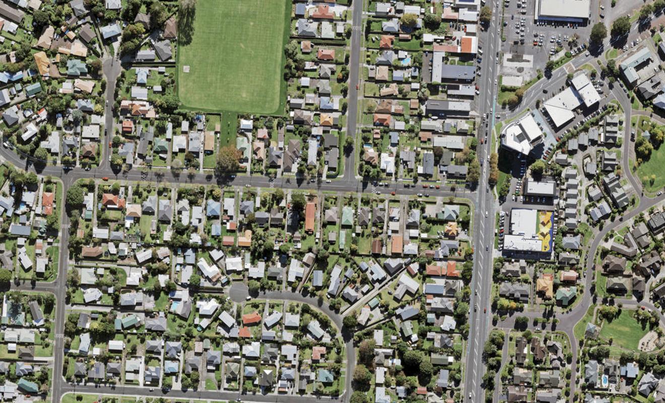 12 Yeovil Road, Te Atatu Peninsula, Auckland - Carousel 1