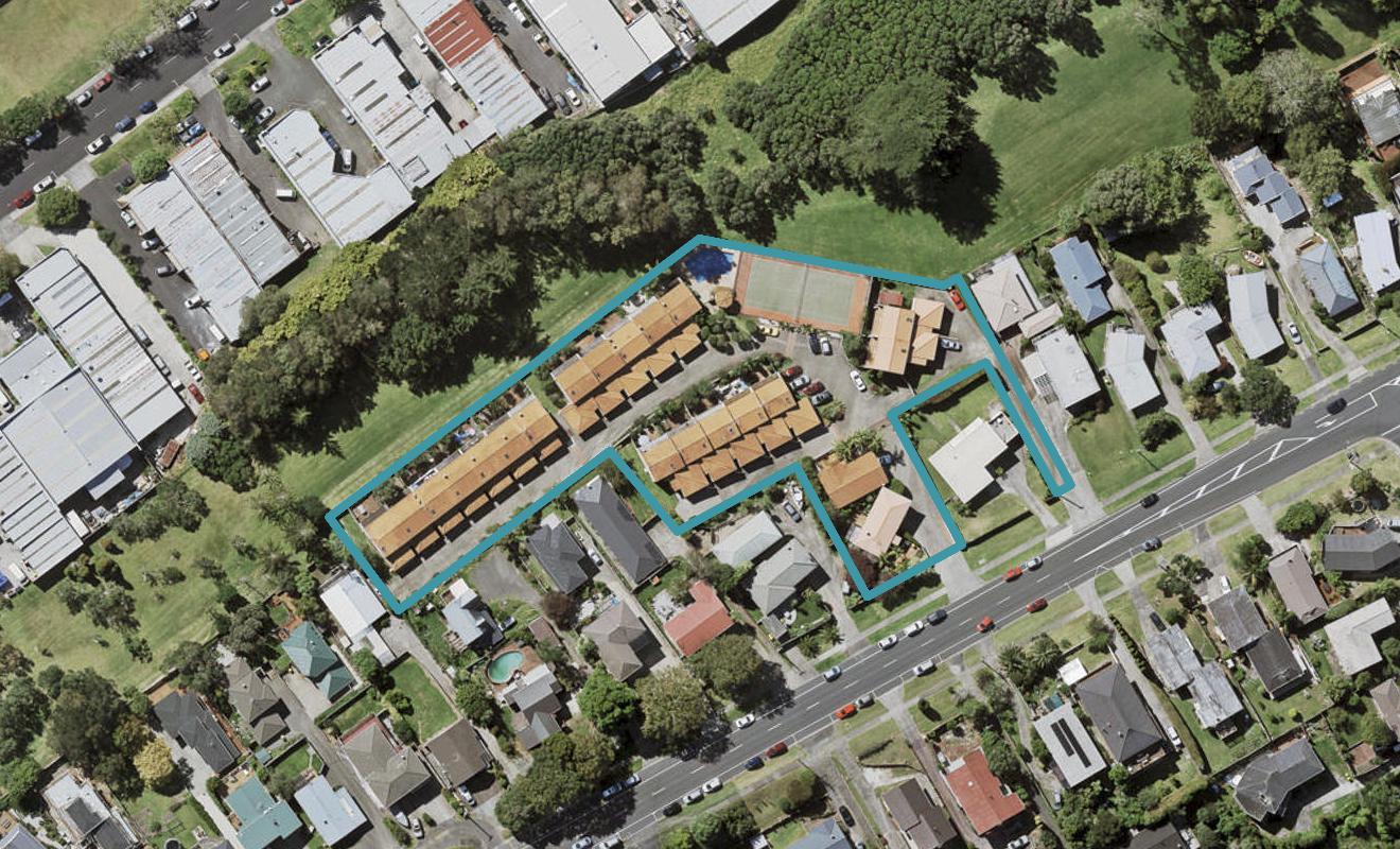 1/270 Sunset Road, Windsor Park, Auckland - Carousel 1