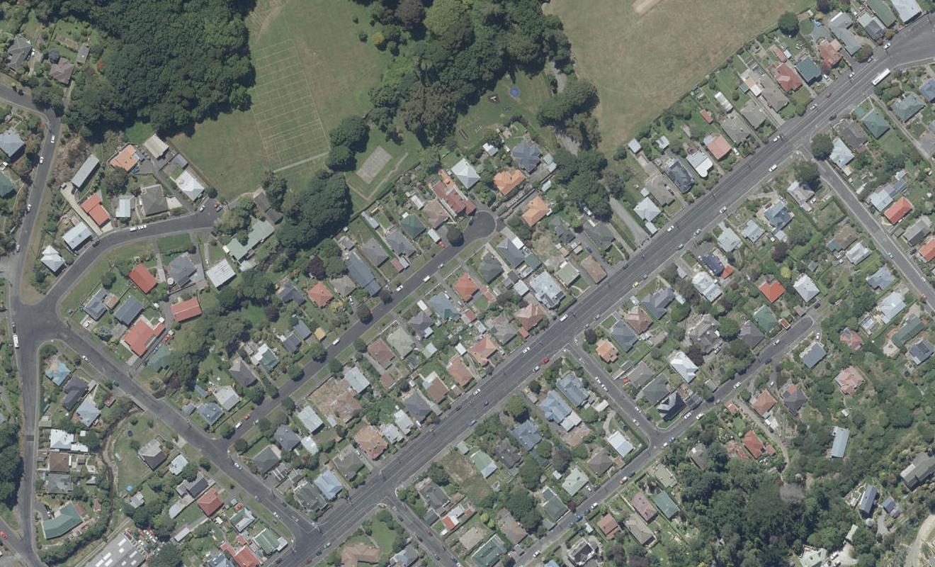 28 Ainslee Place, North East Valley, Dunedin - Carousel 1
