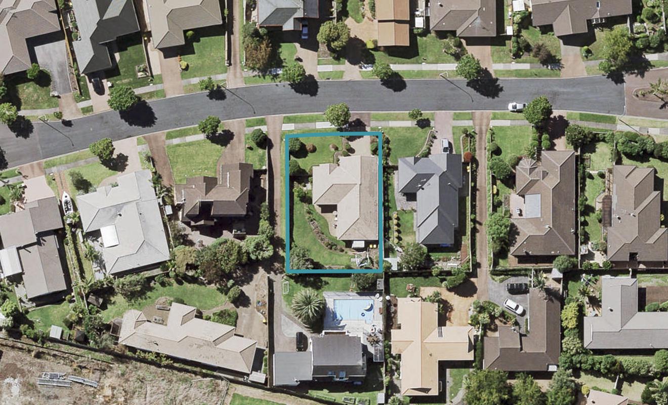 14 Simon Owen Place, Golflands, Auckland - Carousel 1