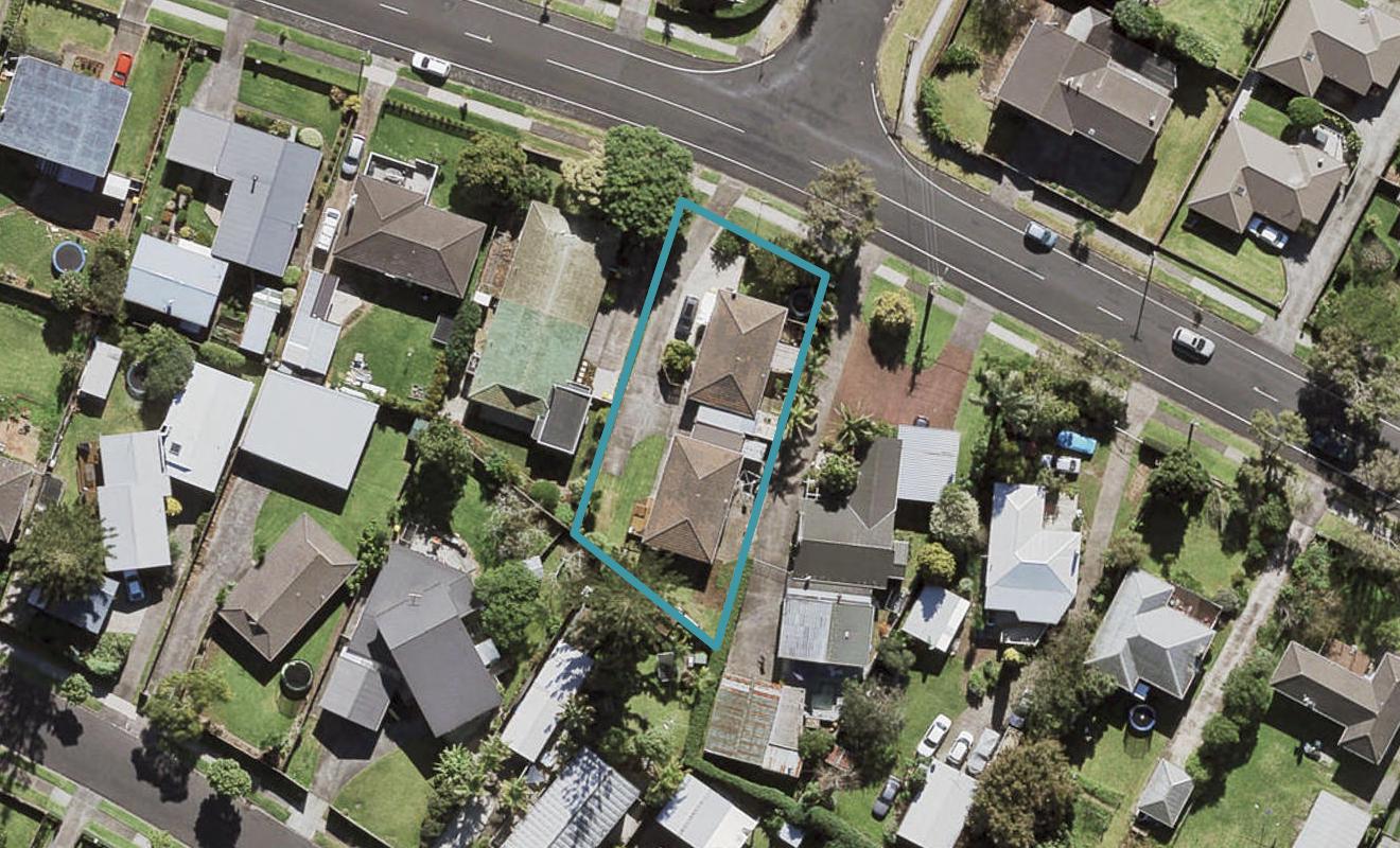 2/62 Muir Avenue, Mangere Bridge, Auckland - Carousel 1