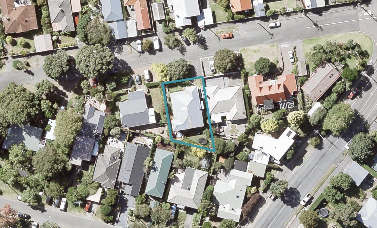 7 Puriri Street, Eastbourne, Lower Hutt - Carousel 1